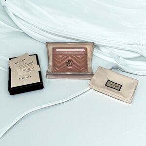 The Gucci Marmont card case (NWOT)
